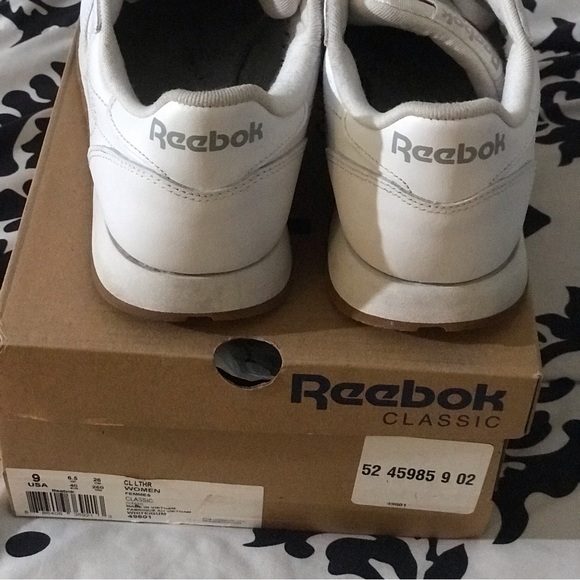 Classic Reeboks - Picture 5 of 5